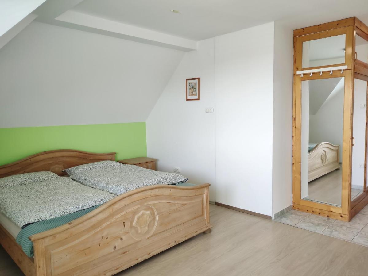 Szandra Apartmanhaz