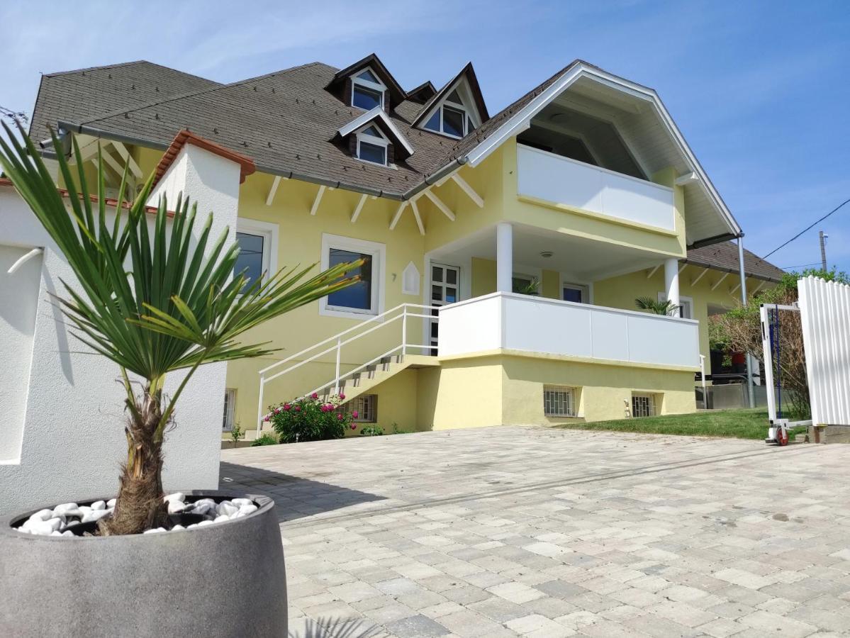 Szandra Apartmanhaz Apartment *