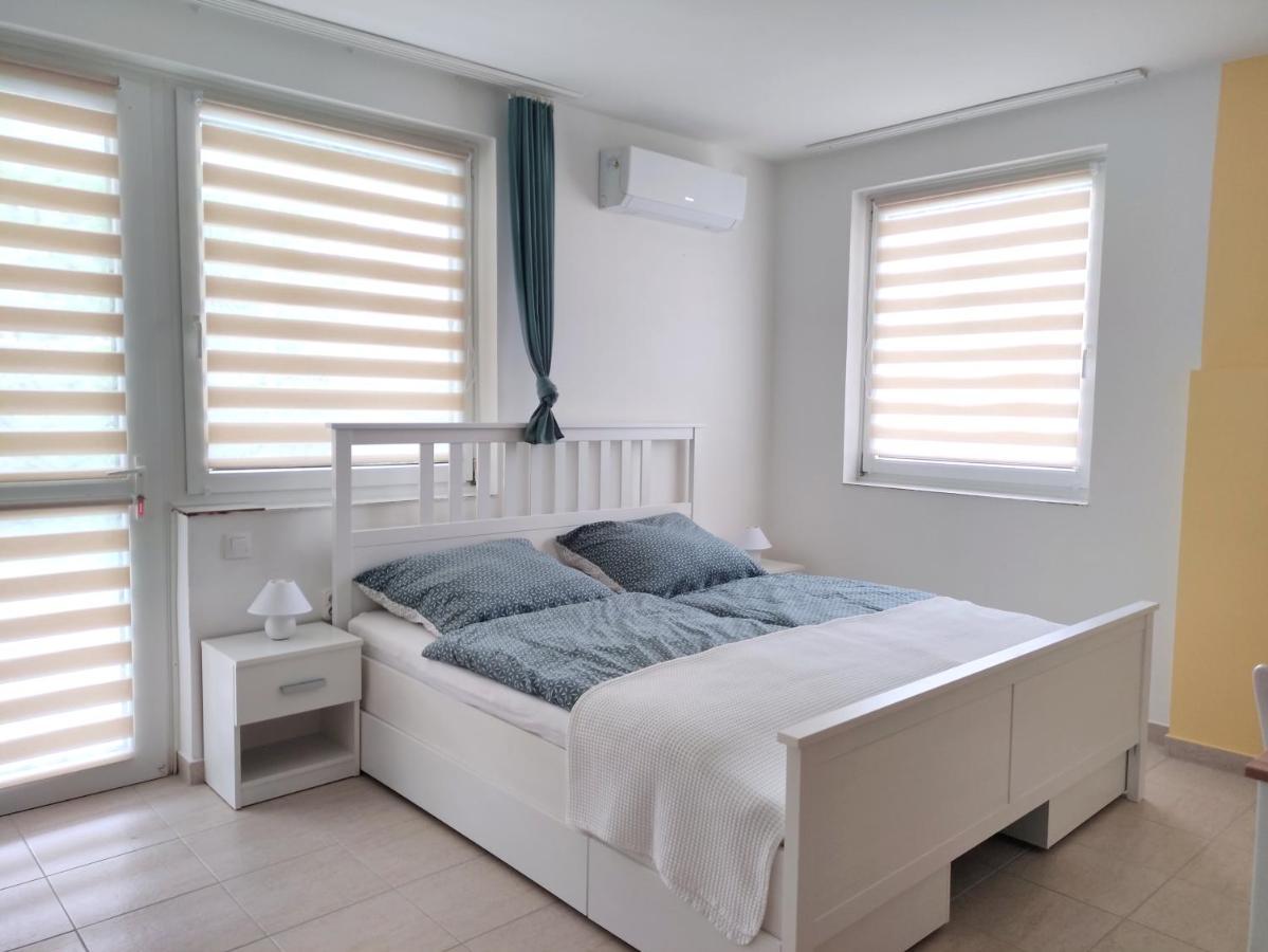 Szandra Apartmanhaz Apartment